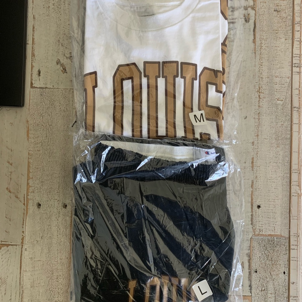 🌼ChinatownMarket🌼 ‘Bulldog’ TShirt and Shorts